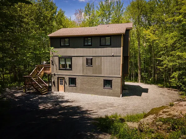 1678 Windemere Ln, Lake Ariel, PA 18436