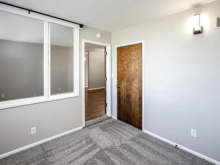 4817 S 131st St #9 — Photo 11