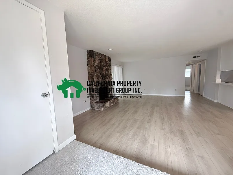 2 bed, 1200 sqft, $2,095 — Photo 3