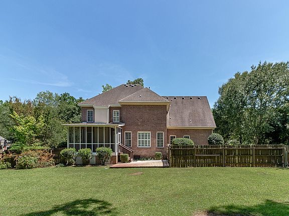 2nd image of 224 W Kestwick Drive