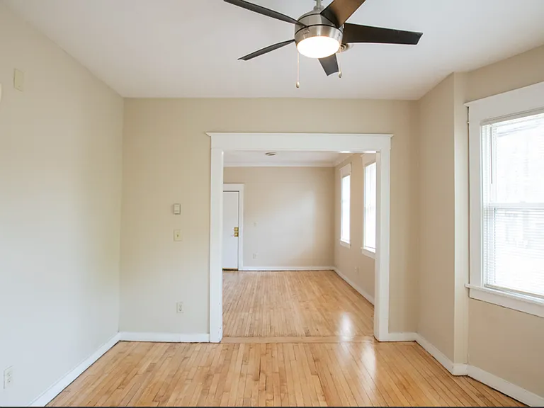 $1075 1 BA, 1 BA With Back Porch - Riverwest - 829 E Clarke — Photo 4