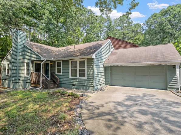 27 Clover Dr, Chapel Hill, NC 27517