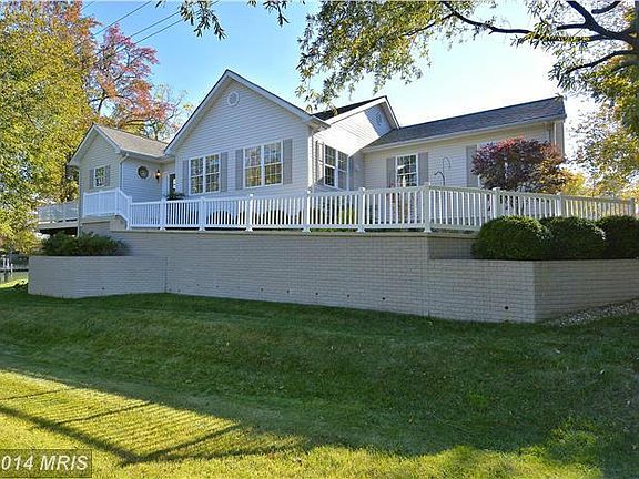 2nd image of 543 Beach Dr