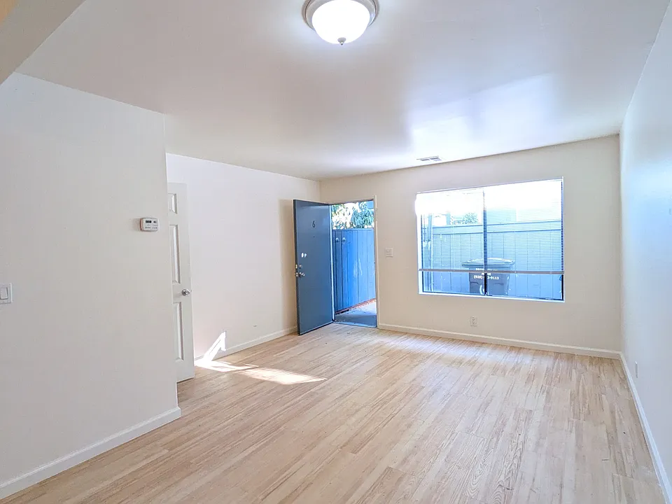 1580 Frisbie Ct #6