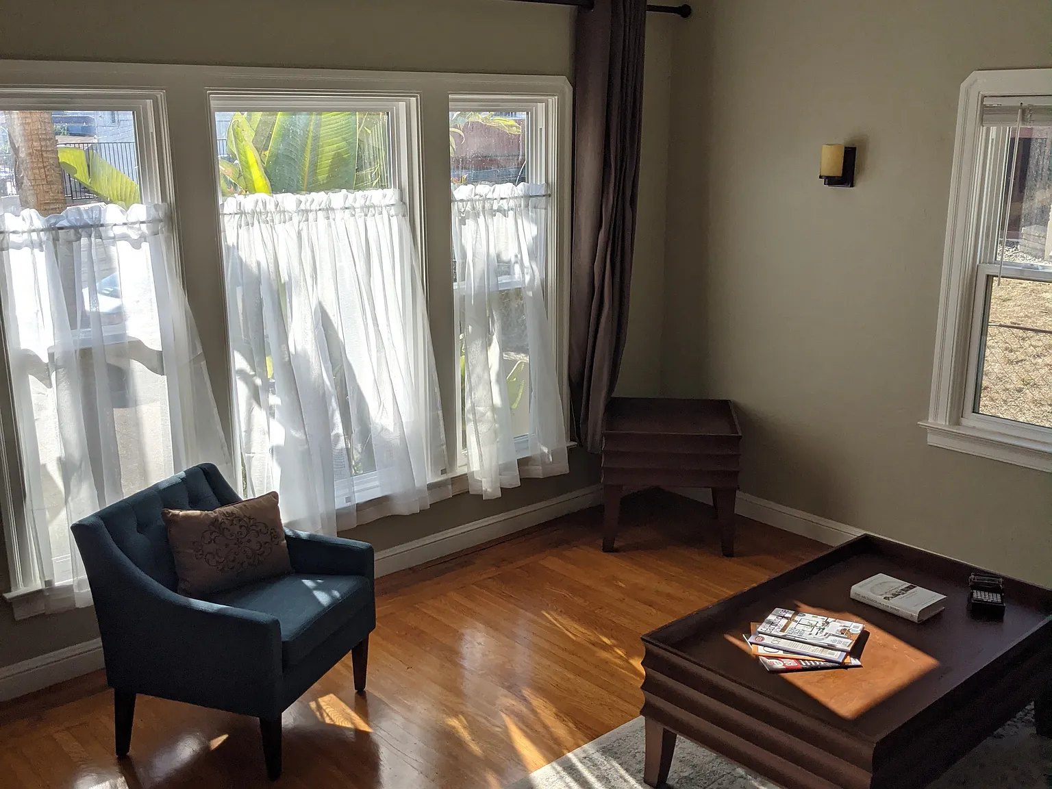 1 bed, 950 sqft, $2,100 — Photo 2