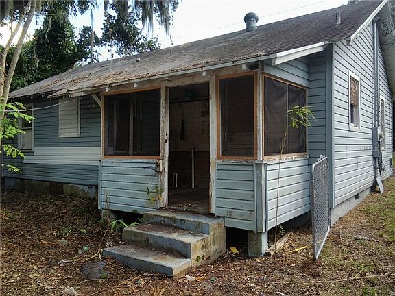 5th image of 243 E Plymouth Ave