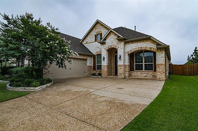 1st image of 9737 Robinwoods Dr