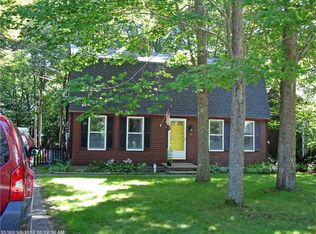 14 Ivanhoe Dr, Topsham, ME 04086