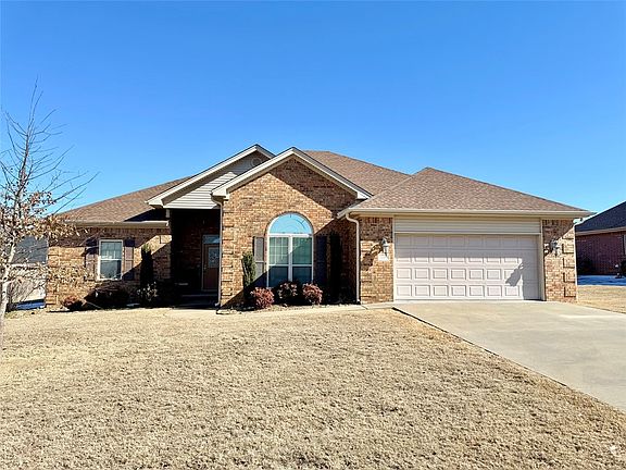 3rd image of 104 Angelfish Ave