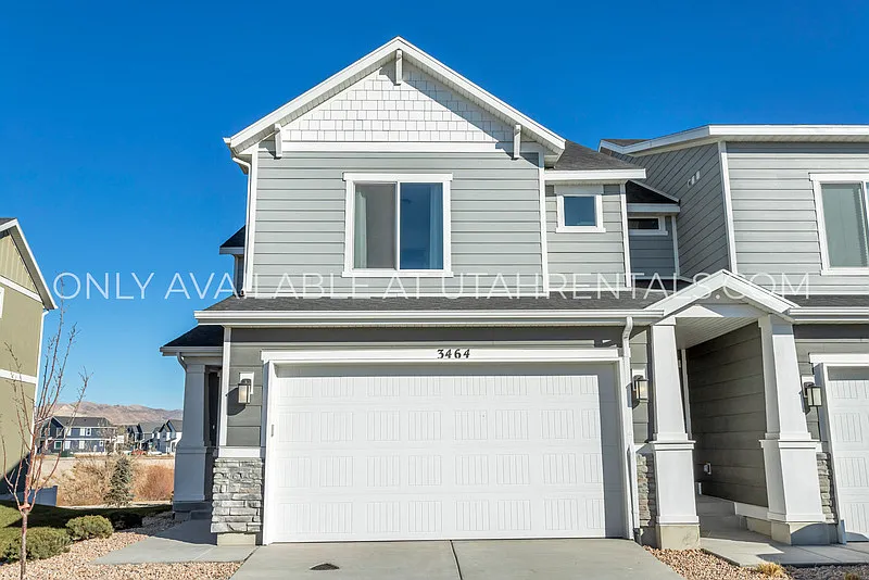 3 bed, 2.0 bath, 2213 sqft, $2,195 — Photo 3