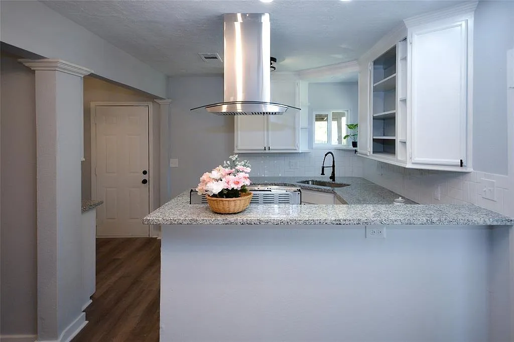 3 bed, 2.0 bath, 1322 sqft, $1,750 — Photo 3