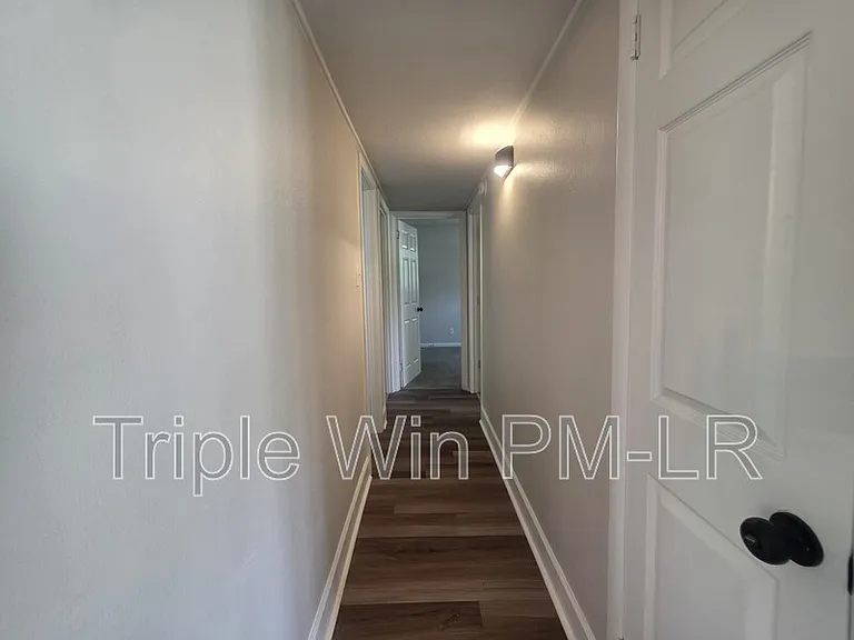 8700 Winston Dr — Photo 15