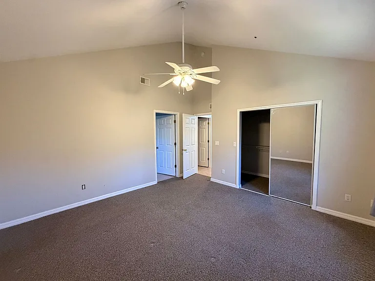 527 Terrier Way — Photo 8