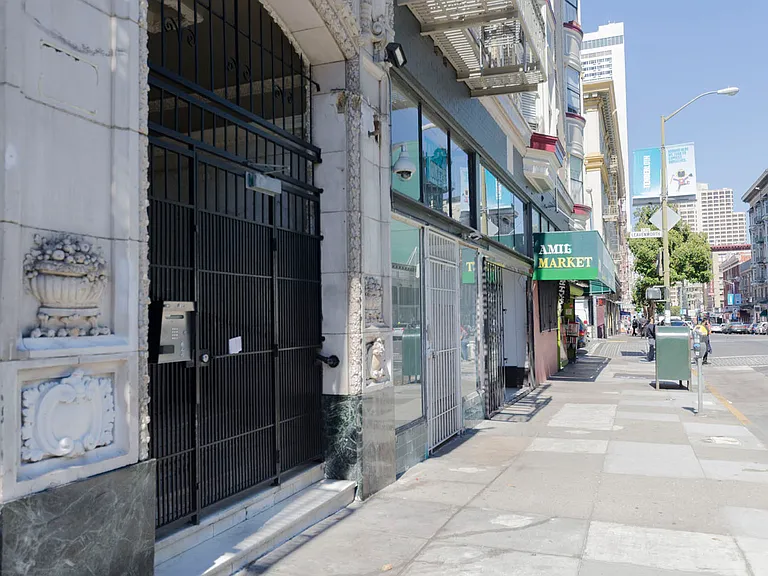516 Ellis — Photo 2