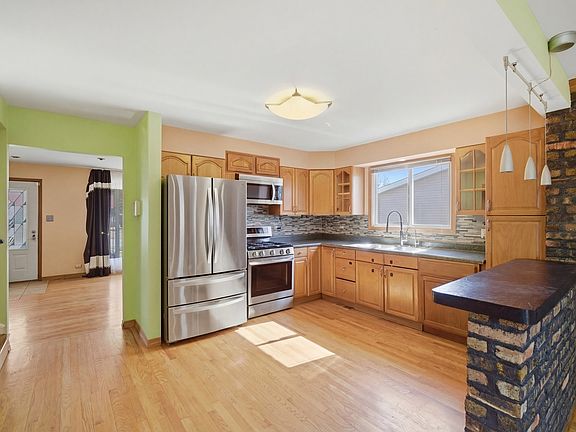 5th image of 434 S Yale Ave