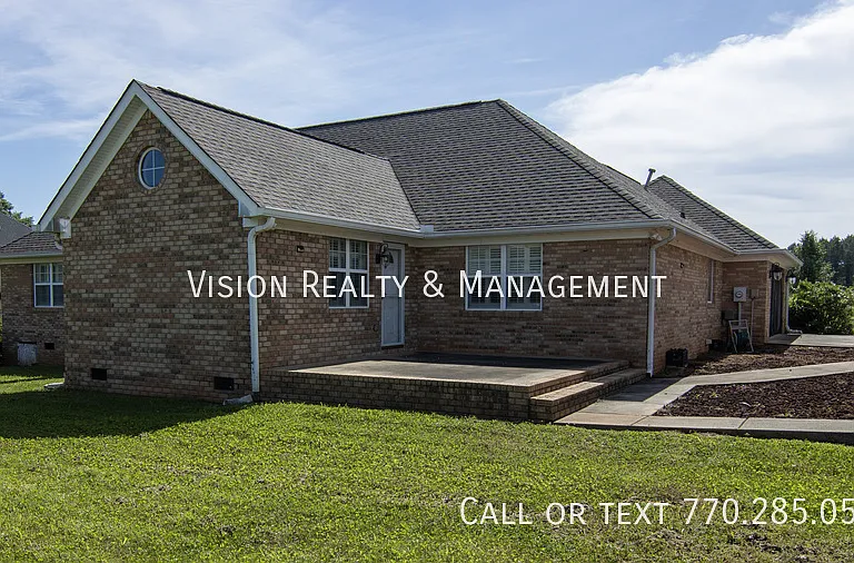 28 Summerwind Dr — Photo 4