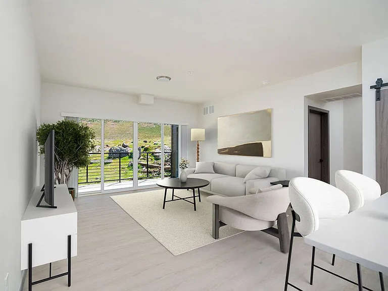 The Vistas Apartments at Beacon Hill — Photo 42