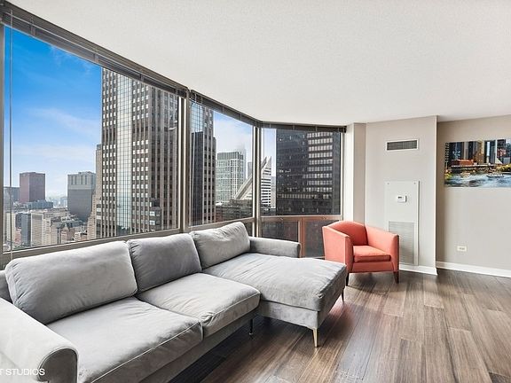 4th image of 222 N Columbus Dr APT 4201