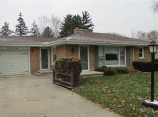 1948 Crescent Dr, Saginaw, MI 48604