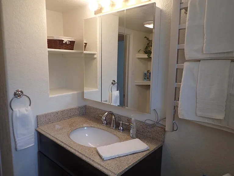 1305 E Kearney St — Photo 10