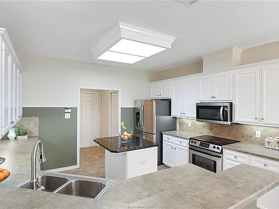 5th image of 2313 Kendal Green Cir