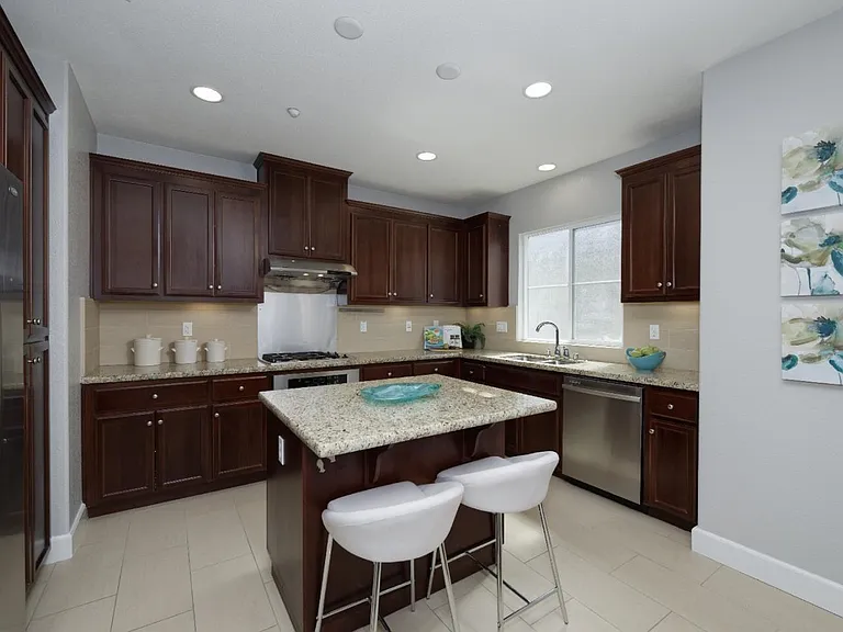 241 Okeefe Way — Photo 8