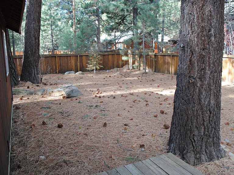 10268 White Fir Rd — Photo 2