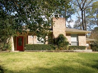 127 Brookhollow Dr, Huntsville, TX 77340