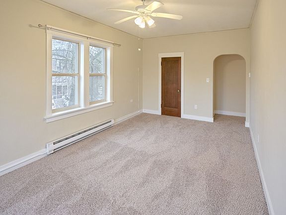 2nd image of 220 W Meeker St APT 9