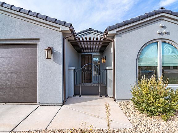 3rd image of 1031 N Camino Agua