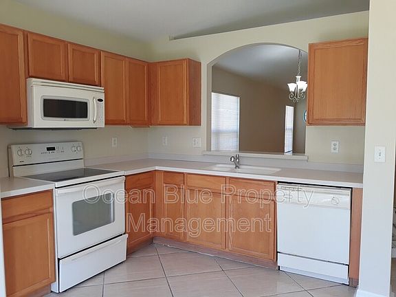 3rd image of 19104 Dunlap Ct