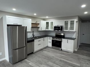 123 Langside St #3, Winnipeg, MB R3C 1Z5