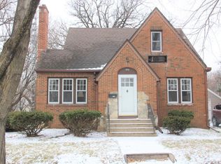 904 N Madison Ave, Mason City, IA 50401