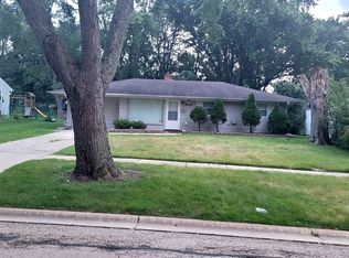 1615 Warwick Ln, Schaumburg, IL 60193