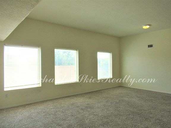 5th image of 10415 Las Palmas St NW