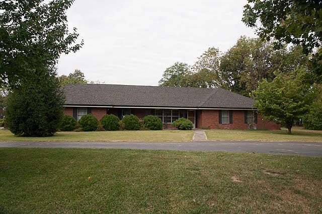 1st image of 115 Riverview Dr