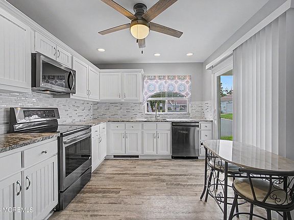 4th image of 481 Winfield Court #C