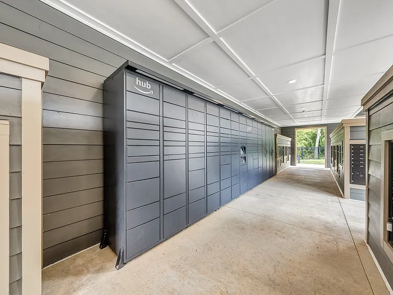 Luxe 360 on Centerpointe — Photo 81