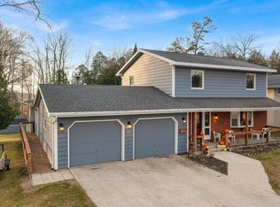 3204 Parkway Blvd, Two Rivers, WI 54241