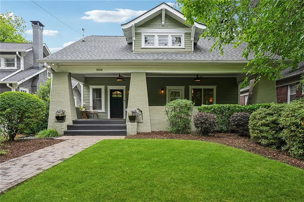 4 bed, 3.0 bath, 2957 sqft, $8,500 — Photo 1