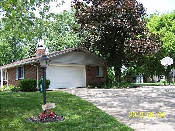 3rd image of 1305 Carrilon Woods Dr