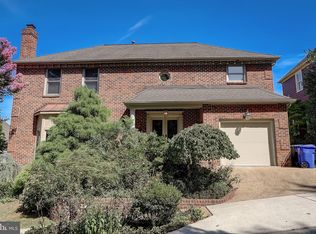 2013 S Lynn St, Arlington, VA 22202