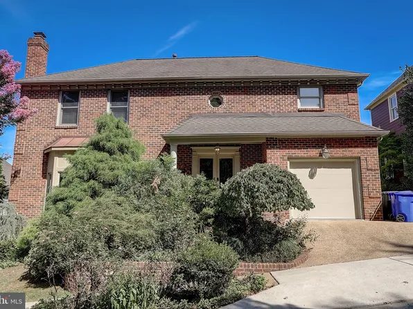 2013 S Lynn St, Arlington, VA 22202