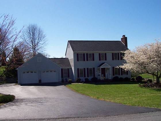 1st image of 402 Willowood Dr