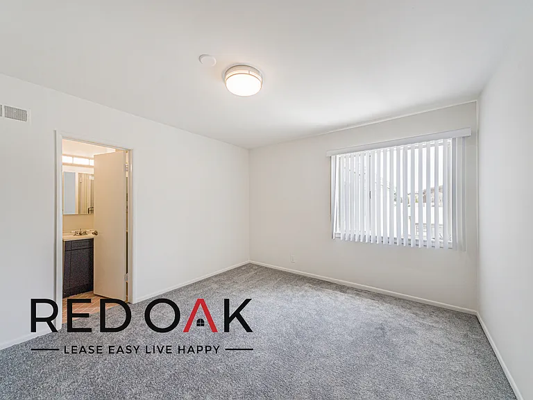 Laurel Garden Apartments — Photo 41
