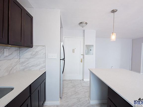 4th image of 13 Beaumont Pl #1BR