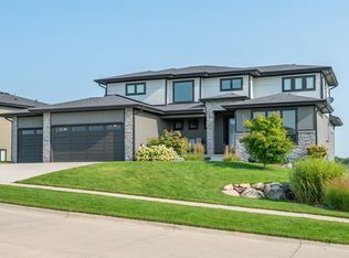 735 Belmont Blvd, Waukee, IA 50263