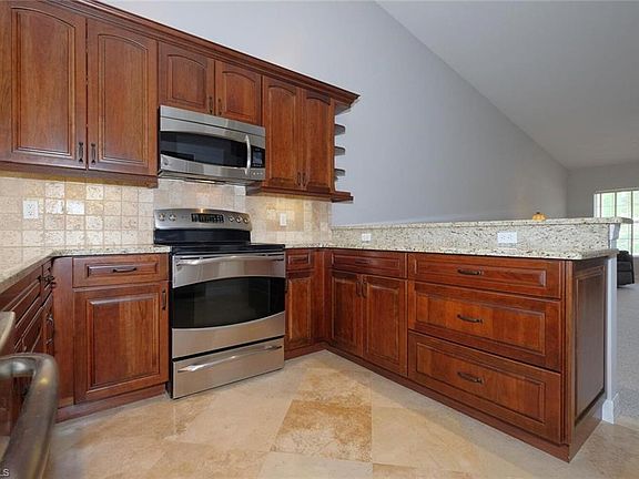 4th image of 28710 Diamond Dr Unit 204