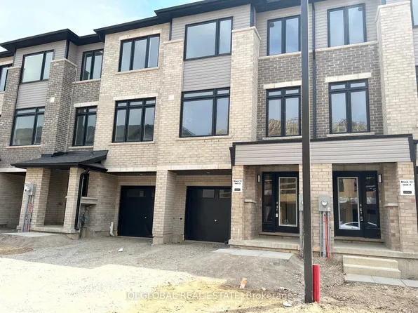 585 Colborne St #1303, Brantford, ON N3S 3P6
