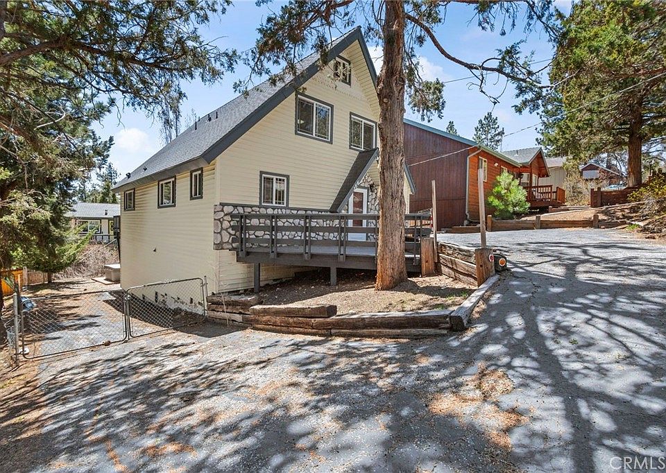 1st image of 366 Curly Dr